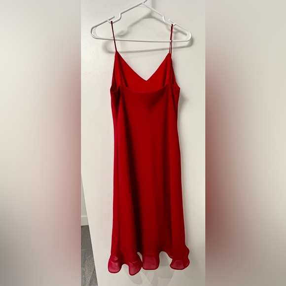 Elegant Vintage Red Midi Dress with Spaghetti Straps - Picture 2 of 5